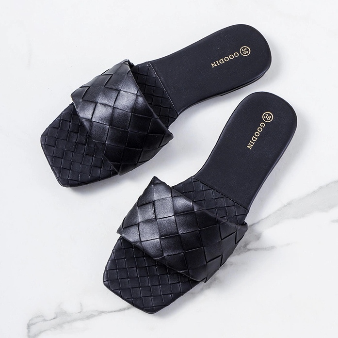 Crne ravne štikle od Mabel crna 1