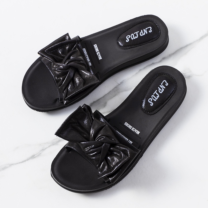 BM Crne papuče sa sjajnom mašnom Sora crno 1