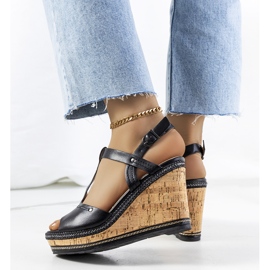 Crne sandale na klin iz Alannaha crna 1