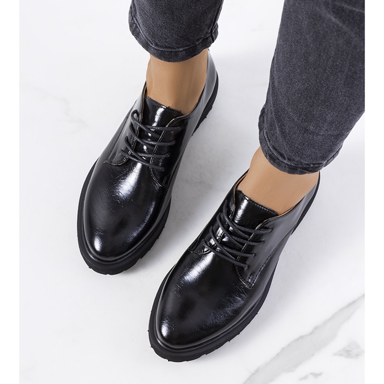 Crne ženske cipele iz Munga crna 1