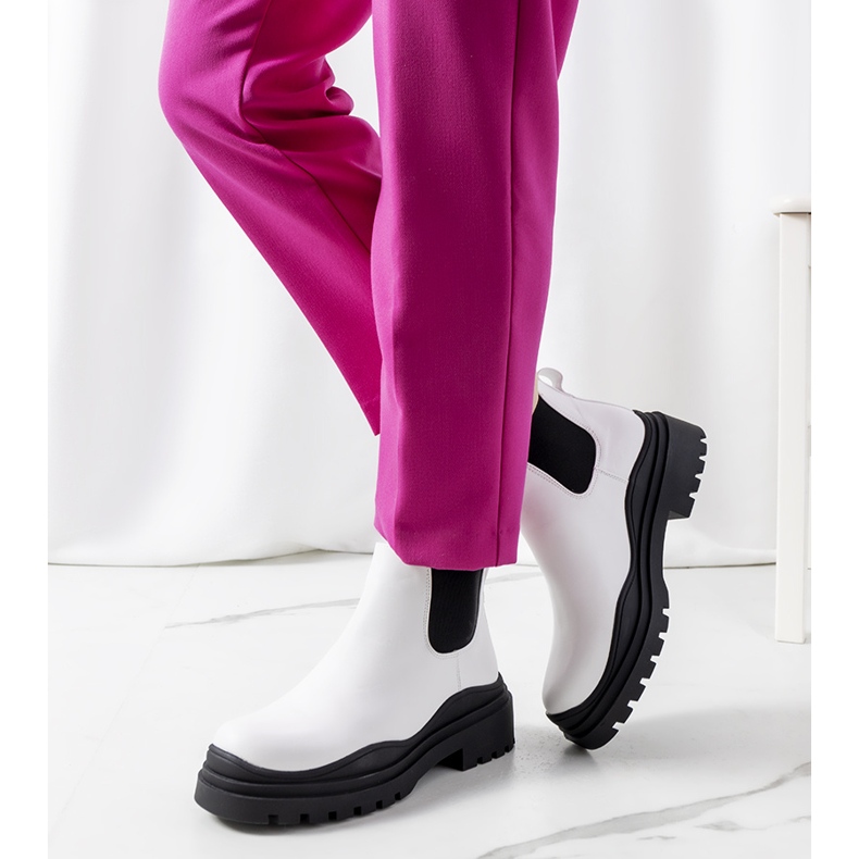 Bijele čizme na visokom Wekey potplatu bijela 1