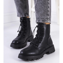 Crne čizme od eko kože marke Cesterfield crno 1