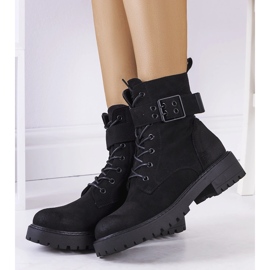 Crni Tarrin lovci crno 1