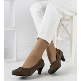 Smeđe rebraste salonke iz Santroa smeđa 1