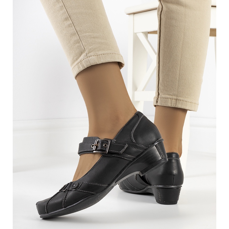 Crne cipele koje se kopčaju Gomez remenom crna 2