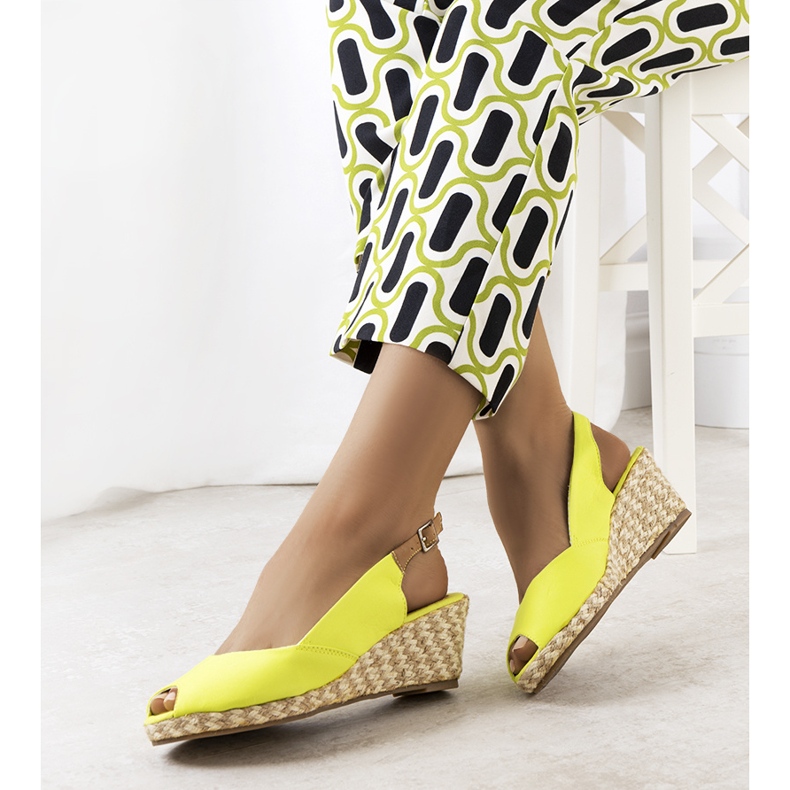 Zelene Gonca sandale na klin zelena 2