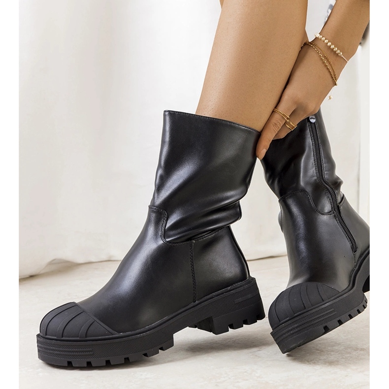 Black Sville lovci crno 1