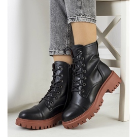 Crne čizme na smeđem Rukit potplatu crno 1