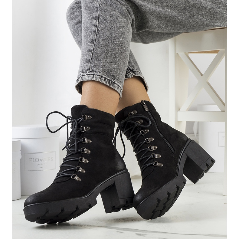 PA1 Crne čizme na stupu Langesko crna 1