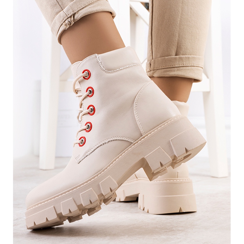 Bež niske čizme iz Urse 1