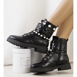 Crne ženske čizme iz Cesije crno 1