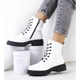 Calderovi bijeli lovci bijela 1