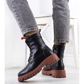 Black Sicula lovci crna 1