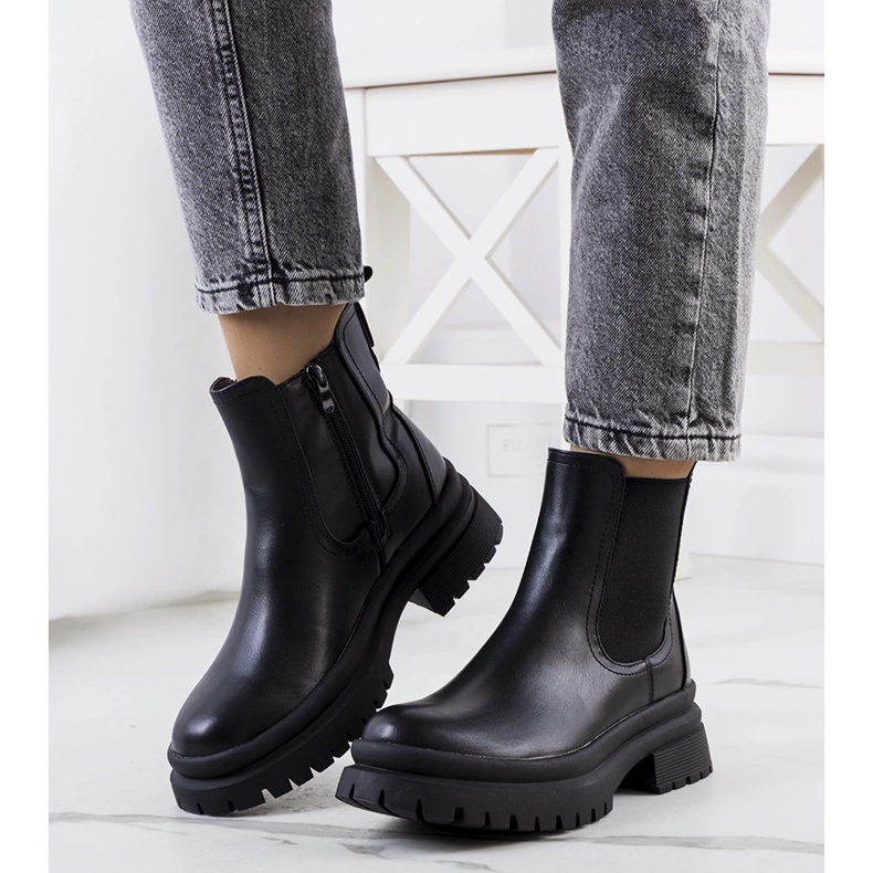 Crne gležnjače na Alainovoj platformi crno 1