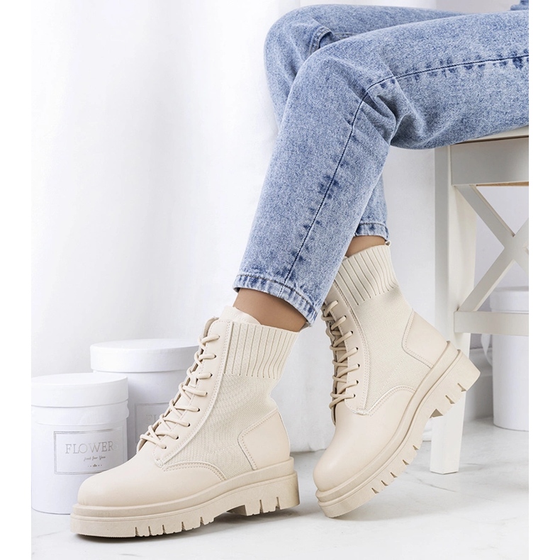 Bež Lennon traperi 1