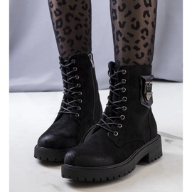 Judyni crni lovci crno 1