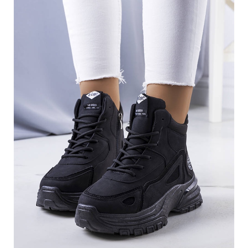 Crne izolirane čizme LCJ-22-44-1353L Lee Cooper crno 1