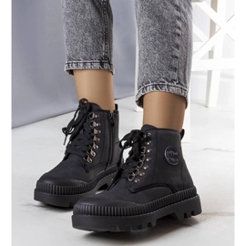 Crne izolirane čizme LCJ-22-44-1338L Lee Cooper crna 1