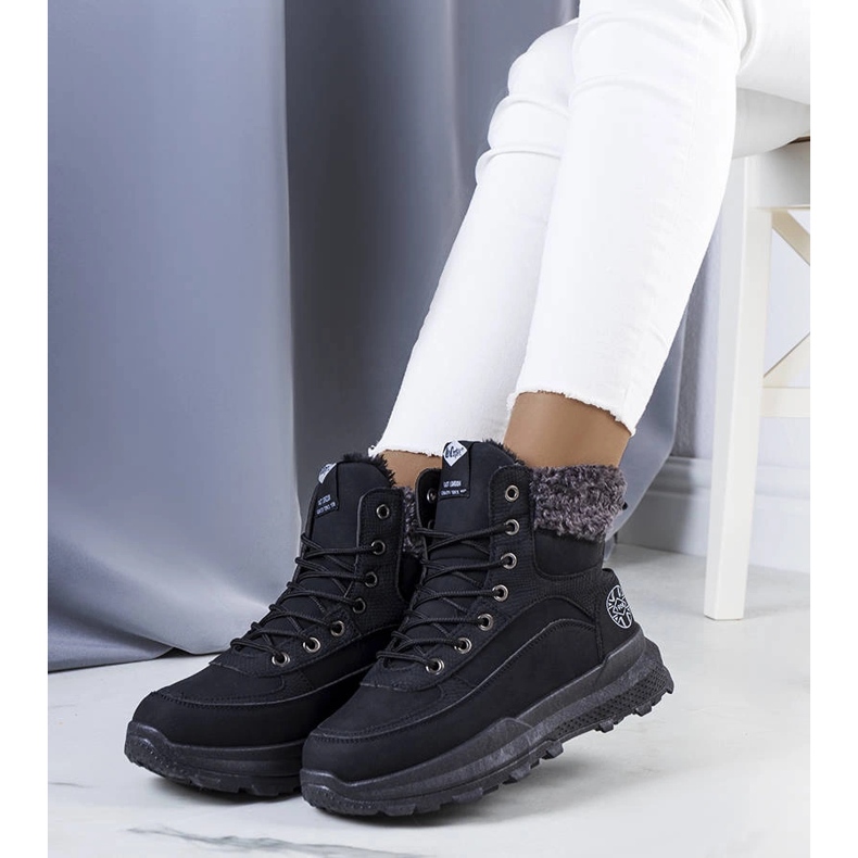 Crne izolirane čizme LCJ-22-44-1362L Lee Cooper crno 1