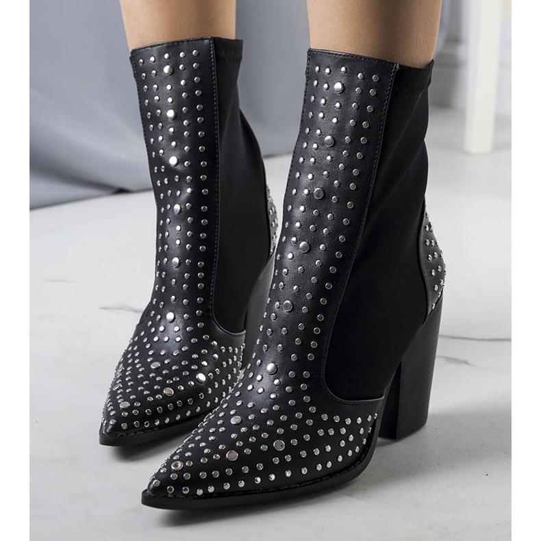 PA1 Crne čizme ukrašene Orazi nitnama crno 1