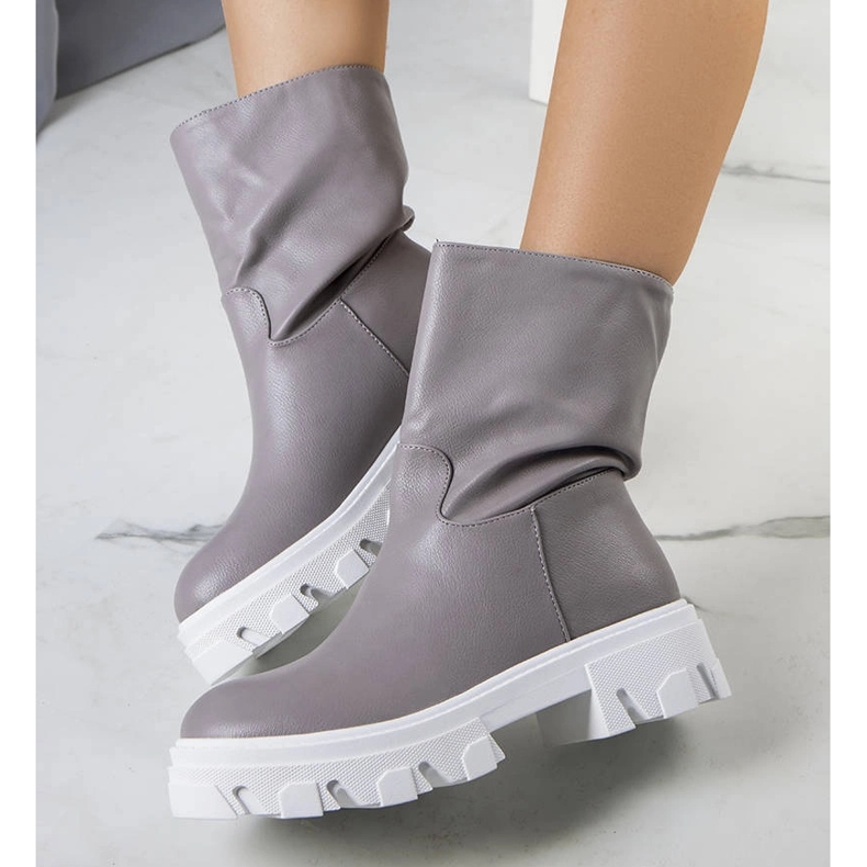 Nasidi sive izolirane čizme siva 1