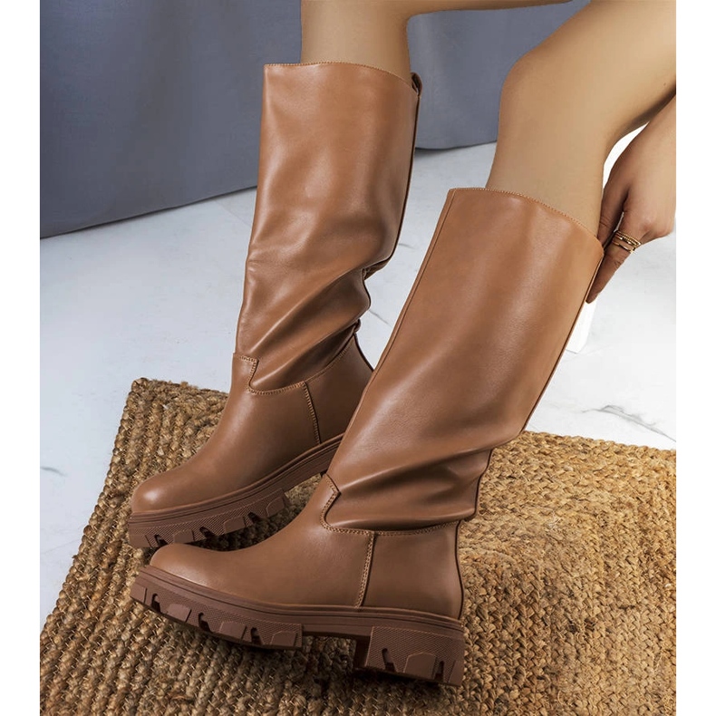 Smeđe izolirane čizme iz Romelia smeđa 1