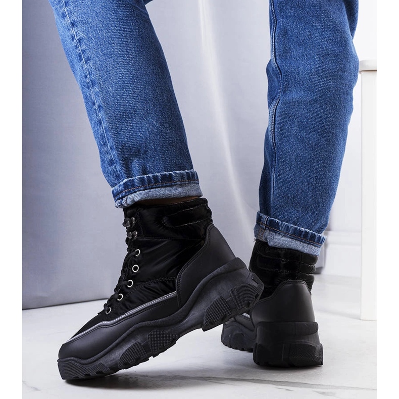 Crne izolirane čizme iz Rimua crno 1