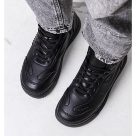 Crne izolirane tenisice iz Korti crno 1