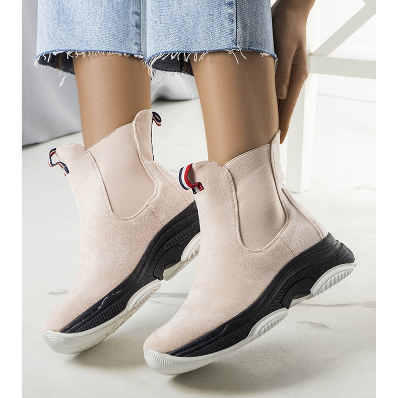 BM Takani bež izolirane čizme 1