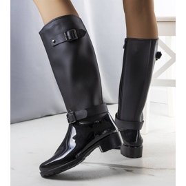 Crne visoke čizme iz Lahtija crno 1