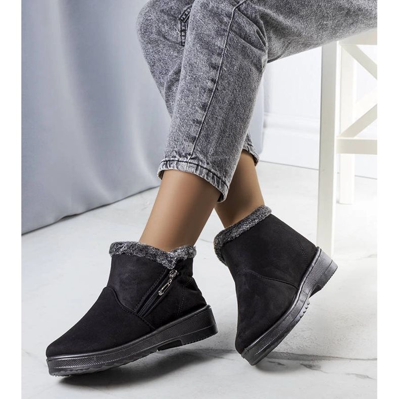 Crne izolirane čizme za snijeg s krznom marke Wren crna 1