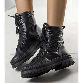 Crne izolirane čizme iz Hamine crno 1