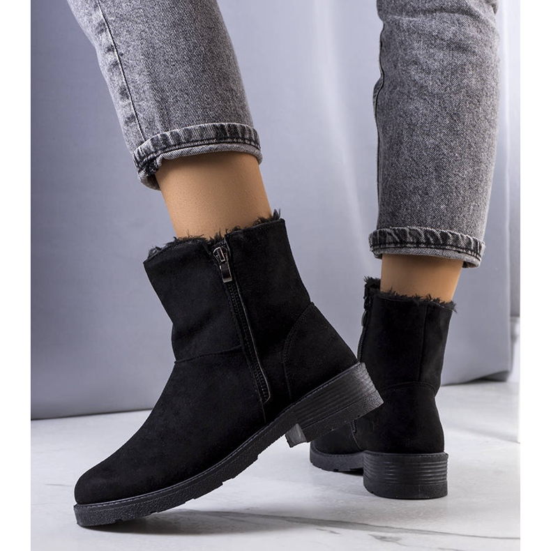 BM Salona crne izolirane čizme crna 1