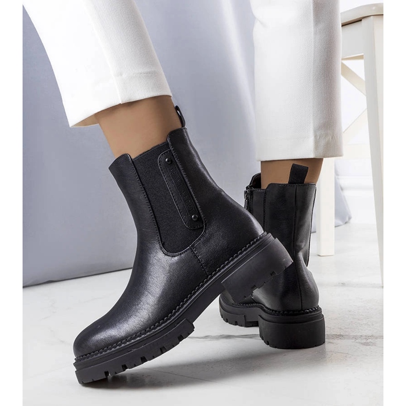 Crne izolirane čizme iz Carona crna 1