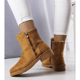 Salona smeđe izolirane čizme smeđa 1