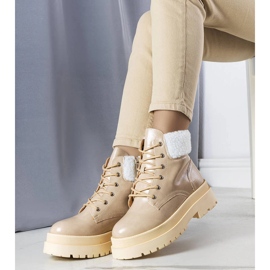 Bež izolirane čizme s ovčjom kožom iz Bryasa 1