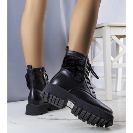 Crne izolirane čizme s krznom iz Dixie crna 1