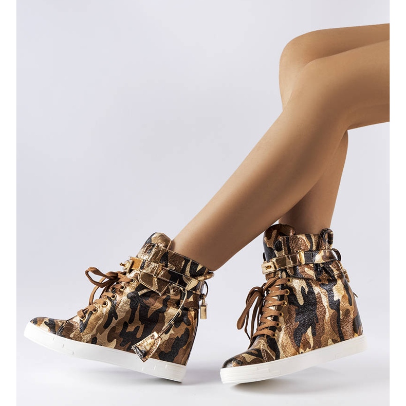 Smeđe maskirne tenisice na klin od Annabelle bež 1