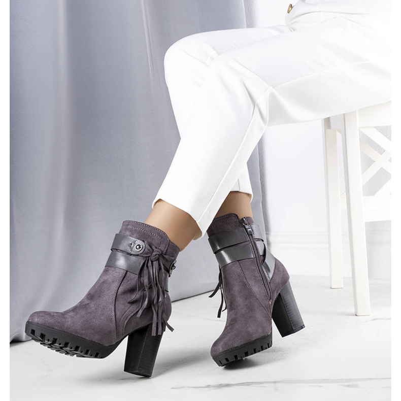 BM Sive izolirane čizme iz Rayana siva 1