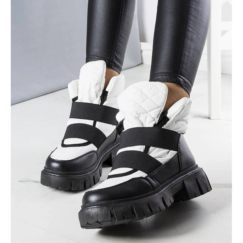 Bijele izolirane čizme za snijeg iz Francisca bijela 1