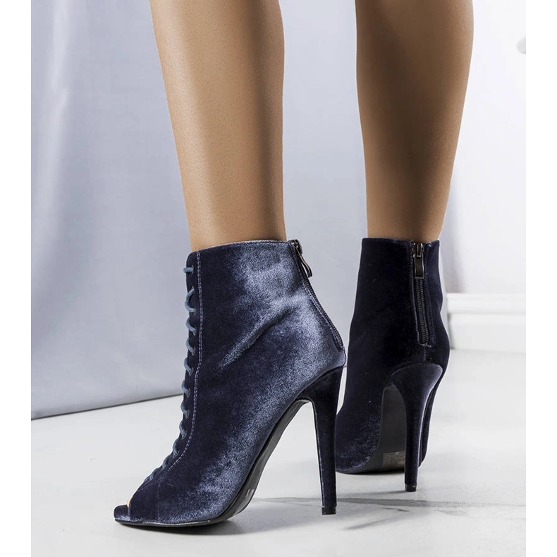 Elegantne sive štikle s Amora gornjištem siva 1