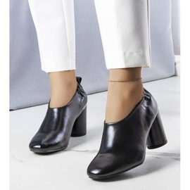 PA1 Crne gležnjače iz Tadea crna 1