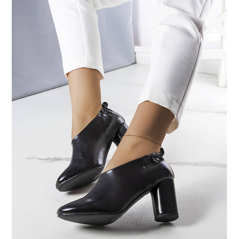 PA1 Crne gležnjače iz Tadea crno 2