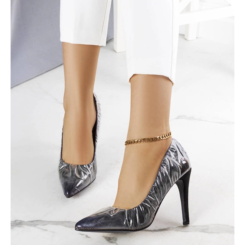 Crne štikle presvučene Erika folijom crna 1