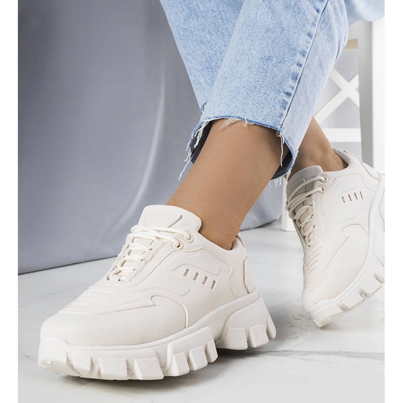 Bež tenisice na masivnom potplatu od Inez 1