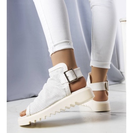 PA1 Bijele otvorene sandale iz Beulaha bijela 1