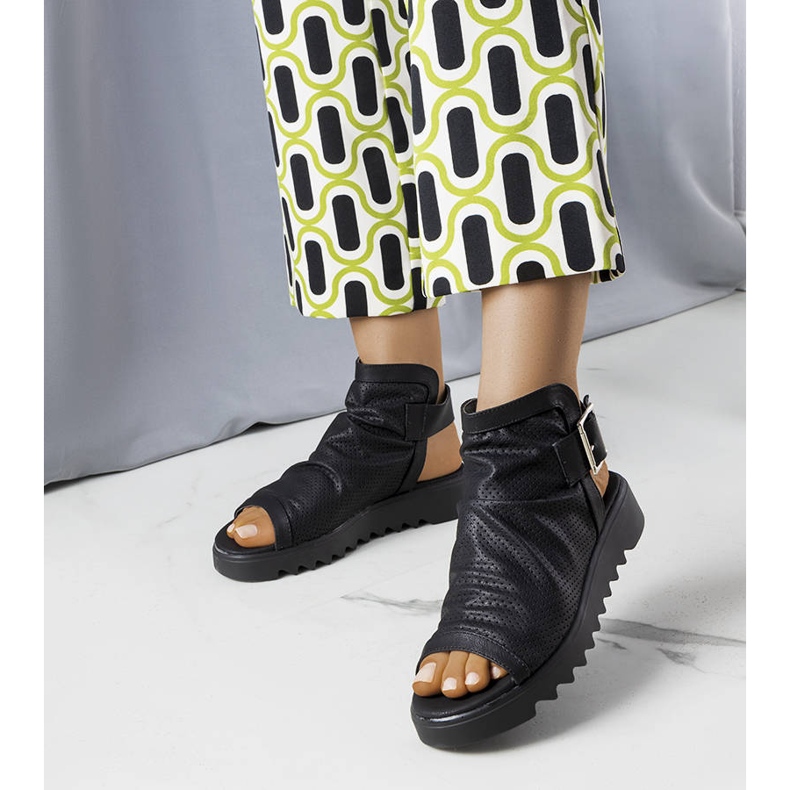 PA1 Crne ažurne sandale iz Beulaha crno 1