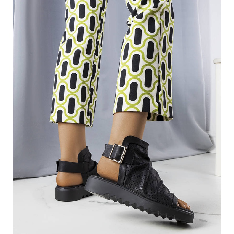 PA1 Crne ažurne sandale iz Beulaha crno 2