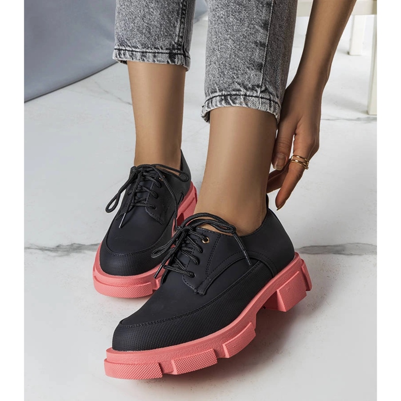 Crne cipele s masivnim potplatom iz Kaya crna 1