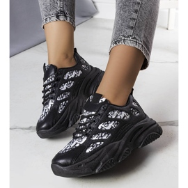 PA1 Crne tenisice ukrašene Kara printom crna 1